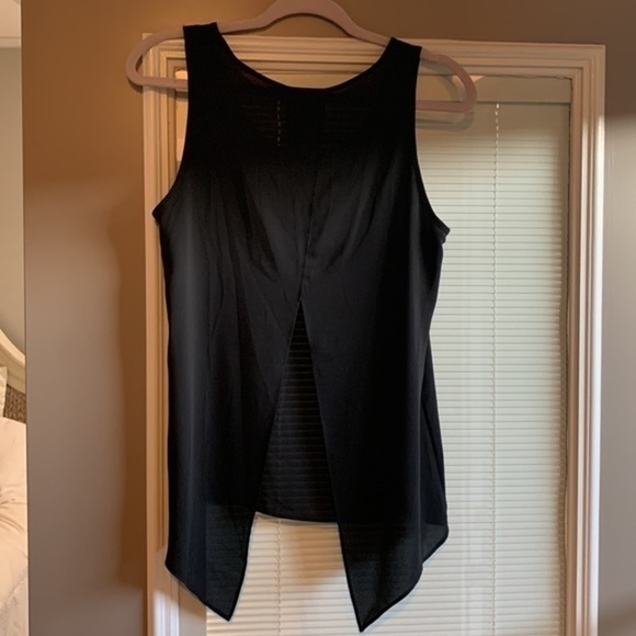 NWOT Express top size M - Picture 2 of 3